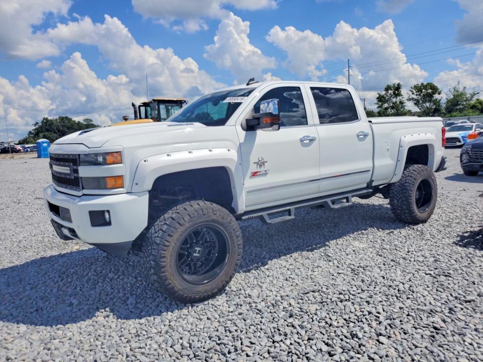 Photo 1 from auction – 2018 CHEVROLET SILVERADO with VIN 1GC1KWEY2JF198191