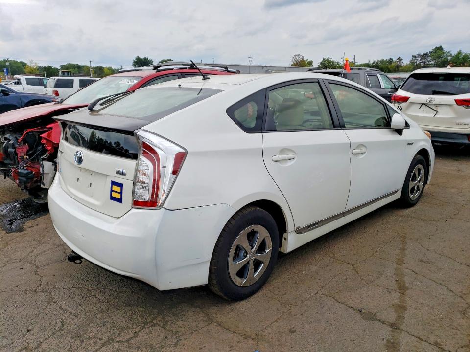 Photo 3 from auction – 2012 TOYOTA PRIUS with VIN JTDKN3DU5C5517679