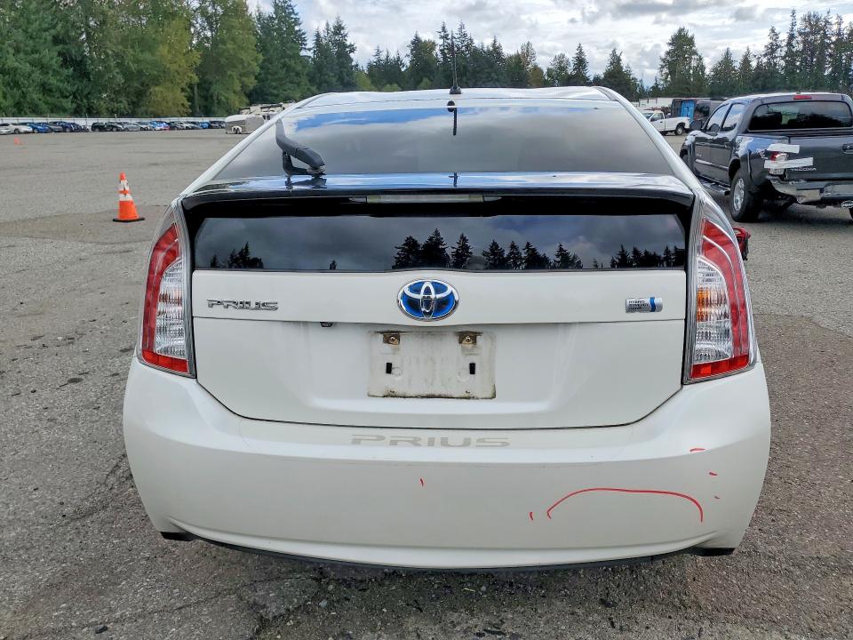 Снимка 6 от търг – 2015 TOYOTA PRIUS с VIN JTDKN3DU2F1866200