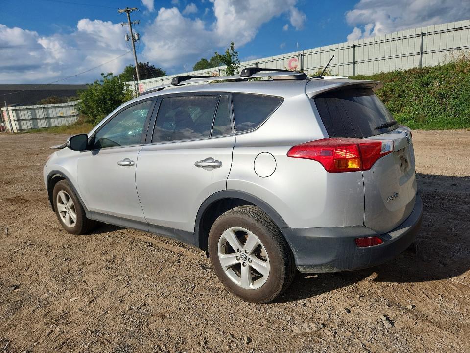 Photo 2 from auction – 2015 TOYOTA RAV4 with VIN 2T3RFREV6FW324475