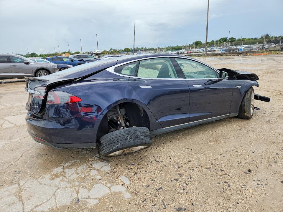 صورة رقم 3 من المزاد - 2015 TESLA MODEL S مع VIN 5YJSA1H25FFP77950