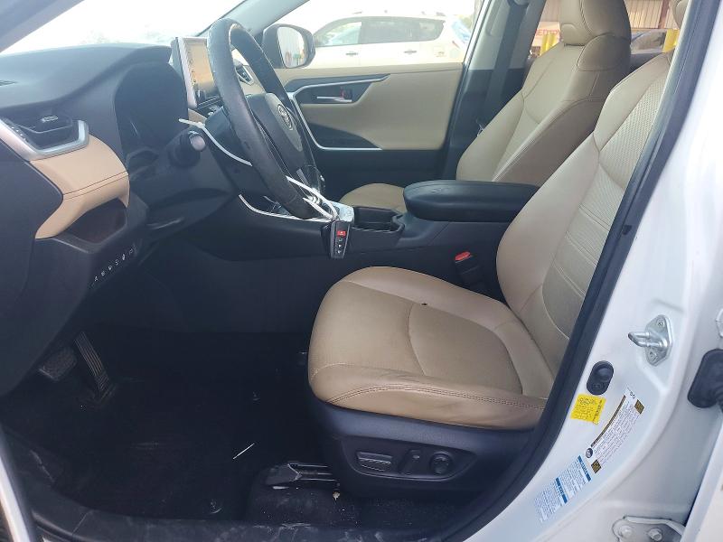 Photo 7 from auction – 2019 TOYOTA RAV4 with VIN JTMDWRFV7KD035654