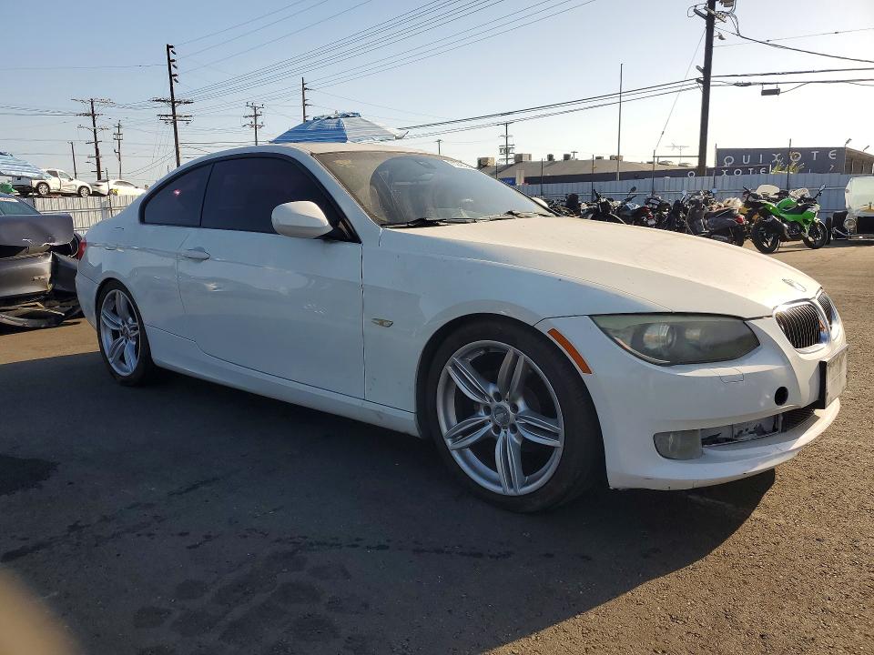 Photo 4 from auction – 2011 BMW 328 with VIN WBAKE5C54BE573680