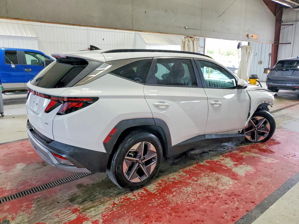 Photo 3 from auction – 2026 HYUNDAI TUCSON with VIN 5NMJBCDEXTH665451
