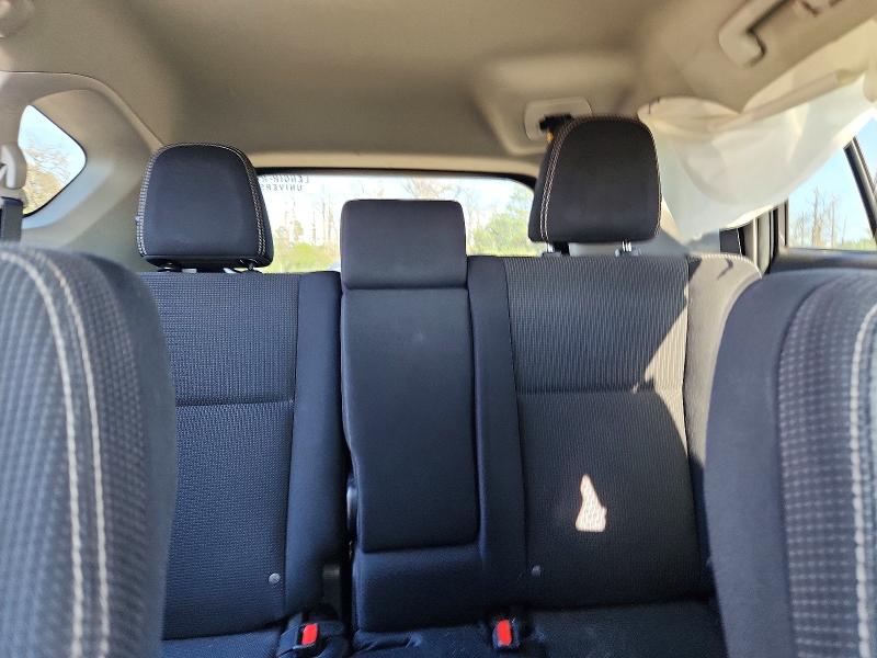 Photo 10 from auction – 2017 TOYOTA RAV4 with VIN 2T3RFREVXHW576555