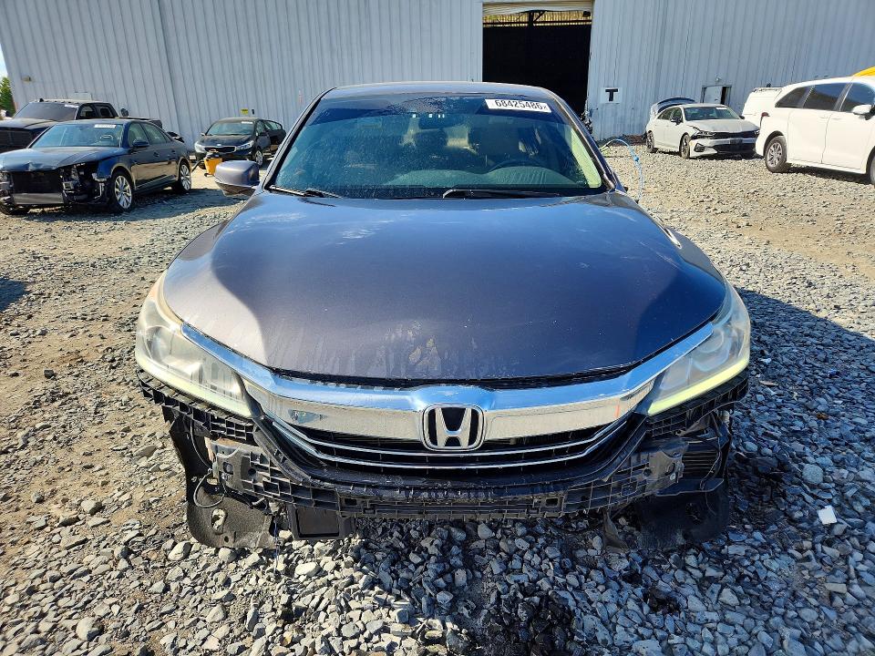 Photo 5 from auction – 2017 HONDA ACCORD with VIN JHMCR6F31HC016093