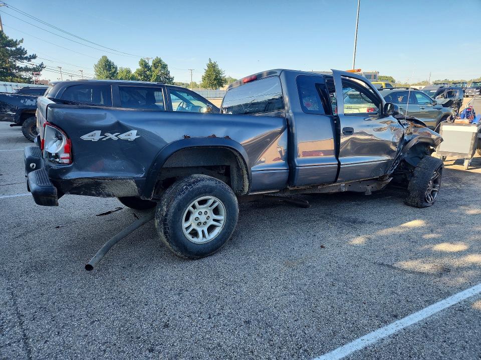 Foto 3 de la subasta – 2004 DODGE DAKOTA con VIN 1D7HG12K14S662768