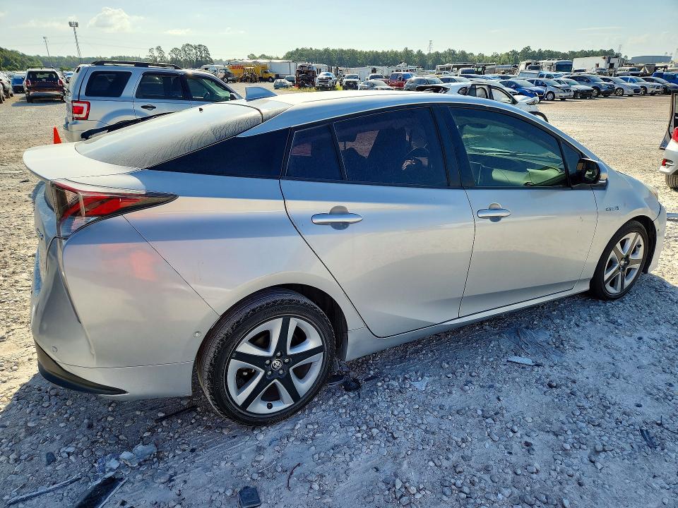 Photo 3 from auction – 2018 TOYOTA PRIUS with VIN JTDKARFU8J3545948