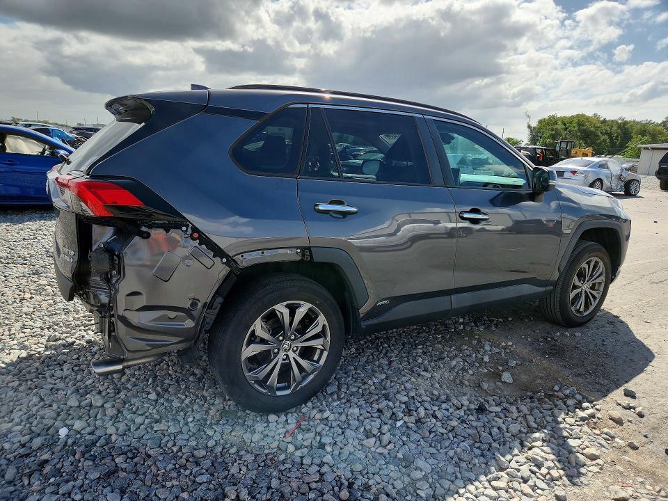 Photo 3 from auction – 2022 TOYOTA RAV4 with VIN 4T3D6RFV5NU078414