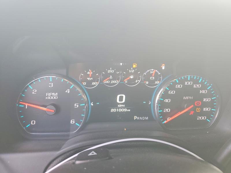 Photo 9 from auction – 2016 CHEVROLET SUBURBAN with VIN 1GNSKJKC7GR338668