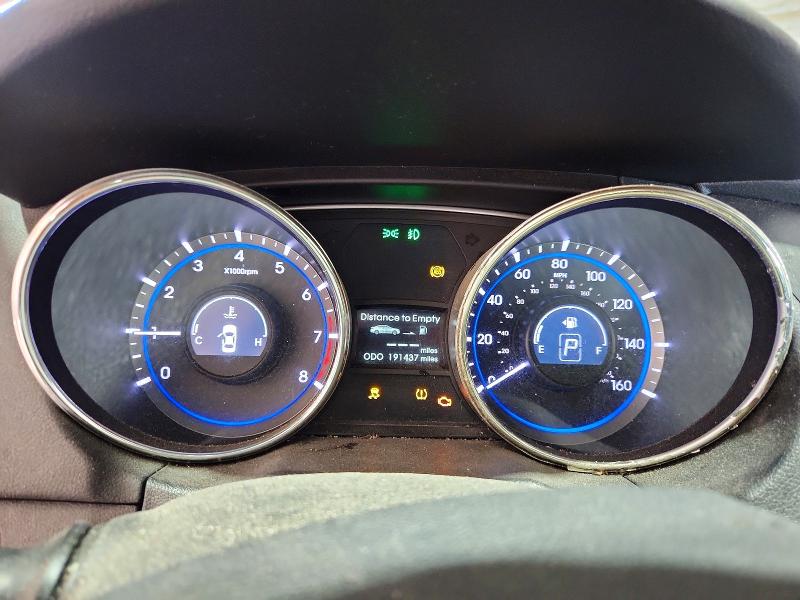 Photo 9 from auction – 2011 HYUNDAI SONATA with VIN 5NPEC4AB6BH174696