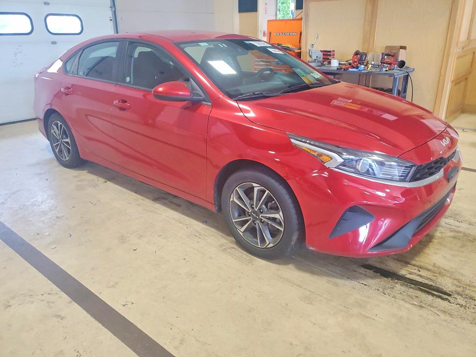 Снимка 4 от търг – 2024 KIA FORTE с VIN 3KPF24AD0RE745123