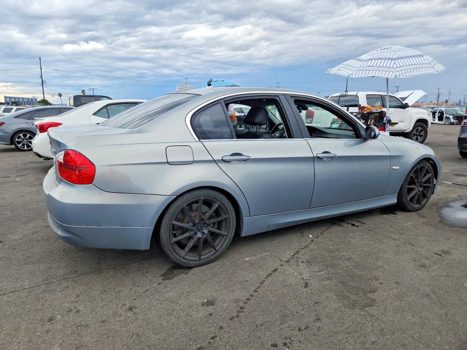 Photo 3 from auction – 2006 BMW 330 with VIN WBAVB33566KS35716