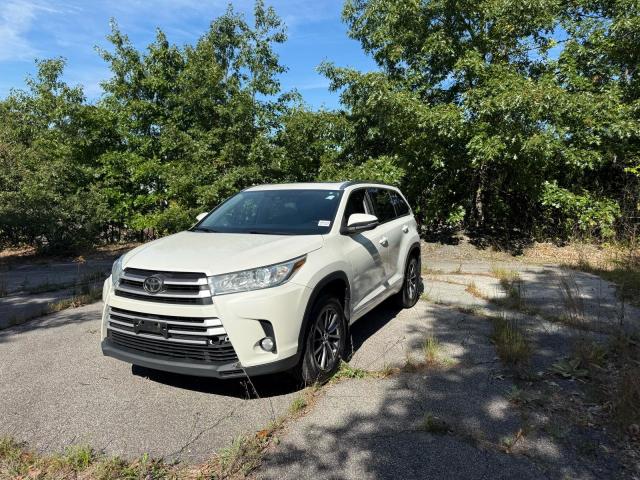 Photo 2 from auction – 2018 TOYOTA HIGHLANDER with VIN 5TDJZRFH4JS824092