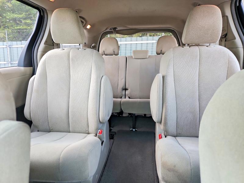 Фото 10 с аукциона – 2012 TOYOTA SIENNA с VIN 5TDZK3DC2CS182597