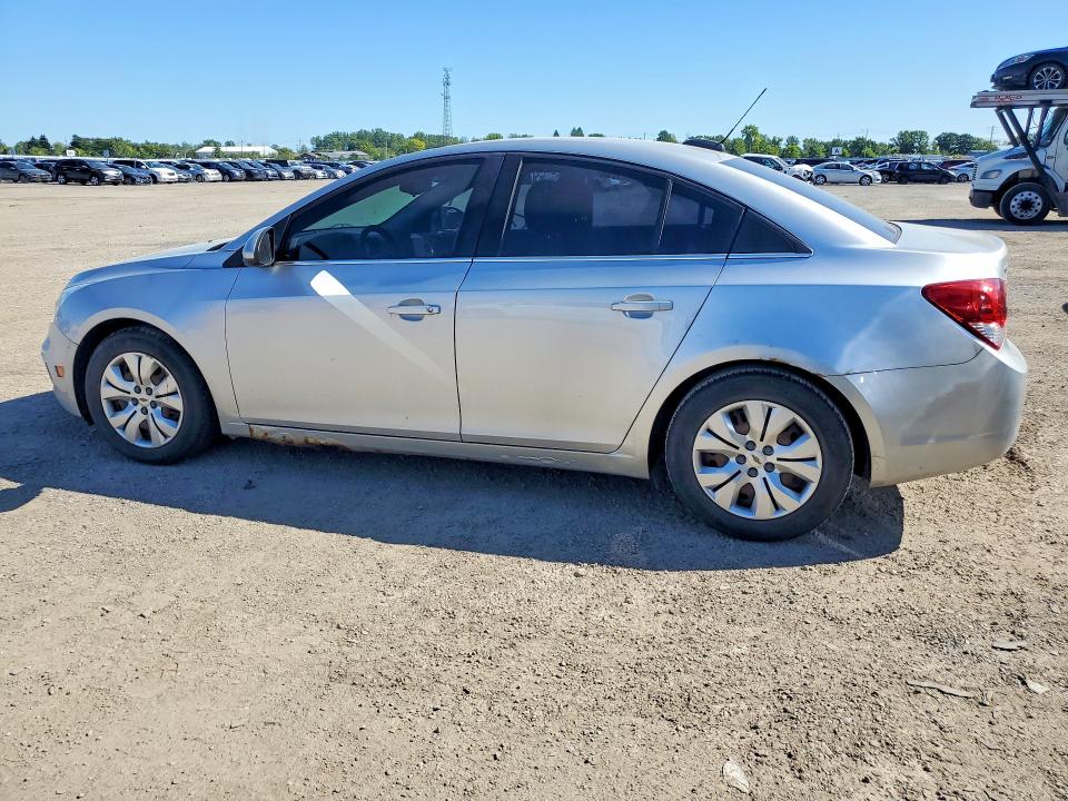 Photo 2 from auction – 2015 CHEVROLET CRUZE with VIN 1G1PC5SB3F7271225
