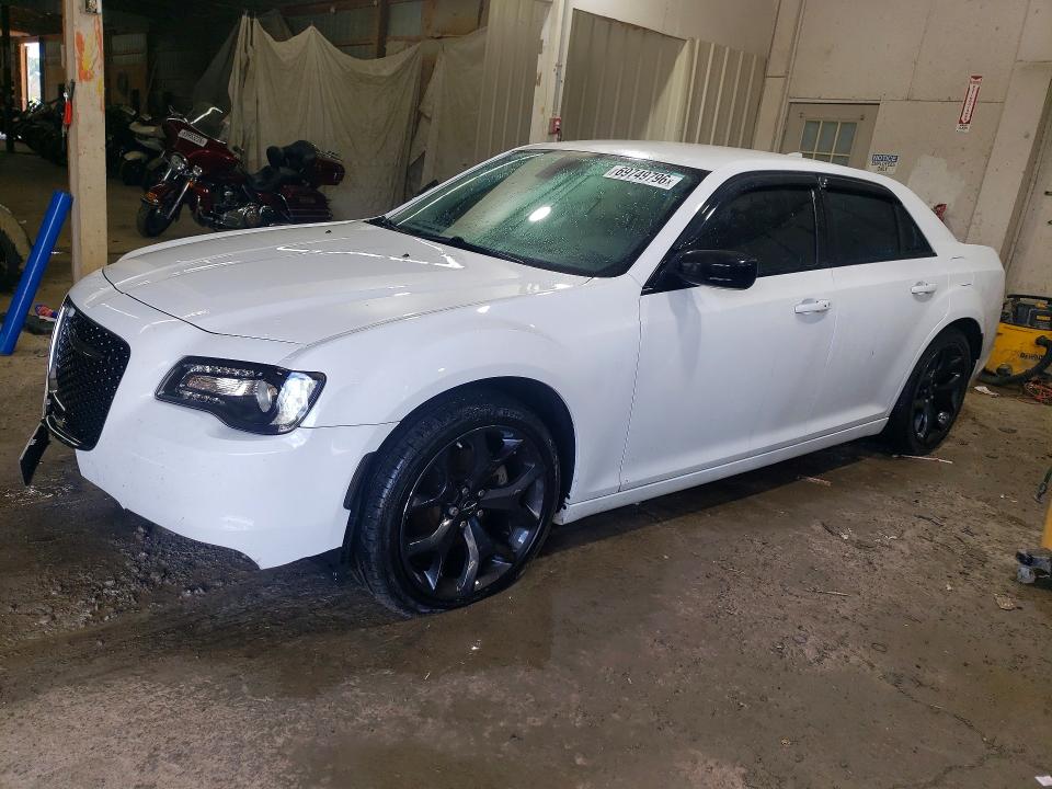 CHRYSLER 300 2022 с VIN 2C3CCAAG1NH205372 - Фото с аукциона