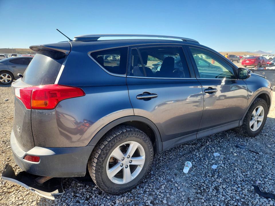 Снимка 3 от търг – 2014 TOYOTA RAV4 с VIN JTMRFREVXED084651