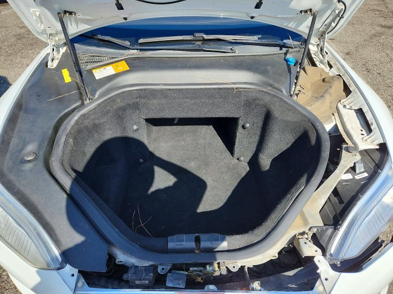 Photo 11 from auction – 2013 TESLA MODEL S with VIN 5YJSA1DN7DFP15544