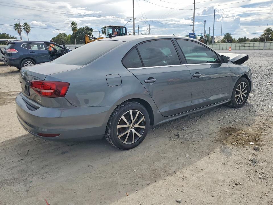 Снимка 3 от търг – 2017 VOLKSWAGEN JETTA с VIN 3VWDB7AJ2HM298309