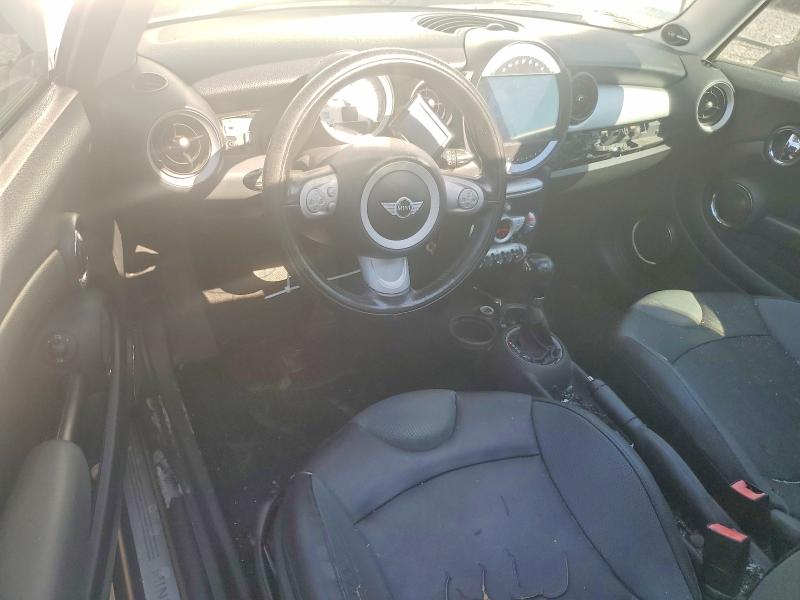 Photo 8 from auction – 2010 MINI COOPER with VIN WMWMF3C57ATZ65802