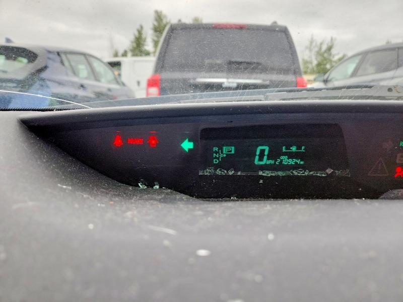Снимка 9 от търг – 2006 TOYOTA PRIUS с VIN JTDKB20U267533307