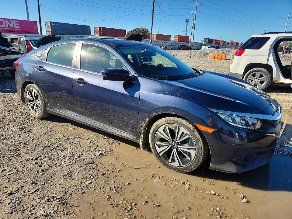 Снимка 4 от търг – 2018 HONDA CIVIC с VIN JHMFC1F72JX023590