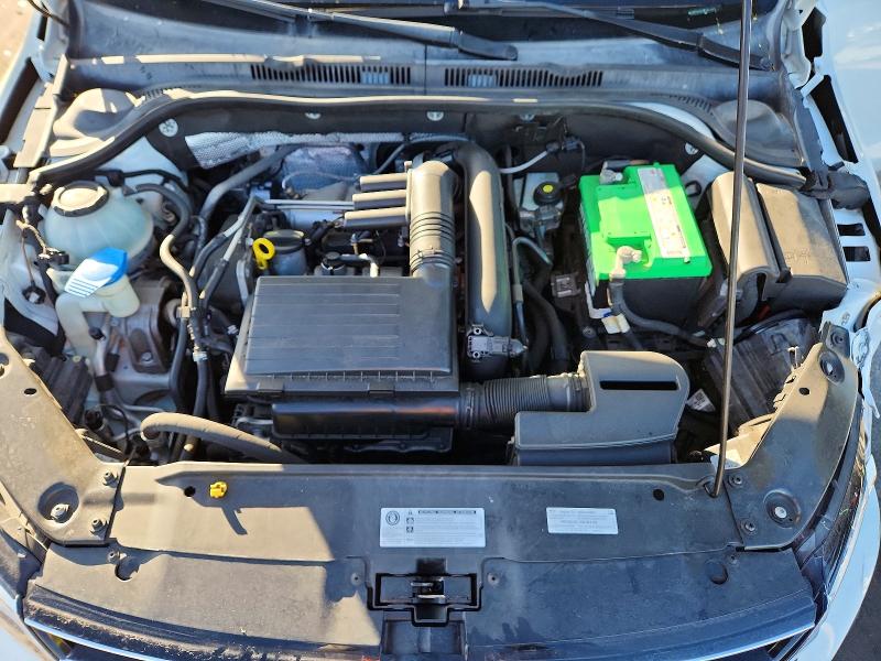Photo 11 from auction – 2018 VOLKSWAGEN JETTA with VIN 3VW2B7AJ2JM261242