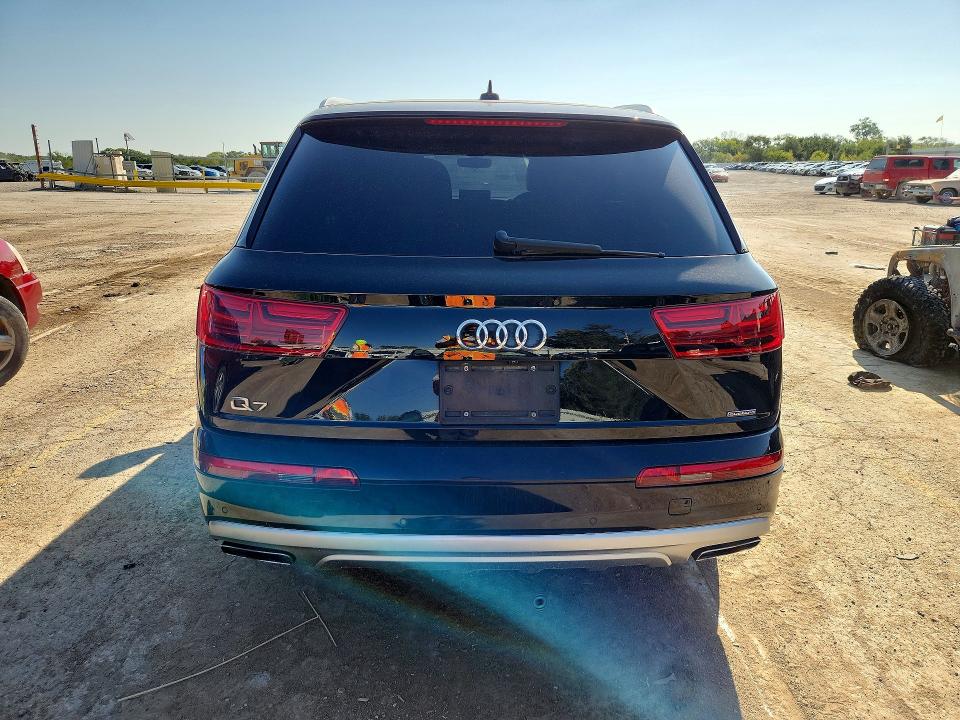 Снимка 6 от търг – 2017 AUDI Q7 с VIN WA1LHAF78HD046495