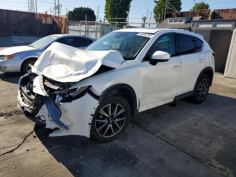 MAZDA CX-5 2017 with VIN JM3KFADL2H0107992 - Photo from auction