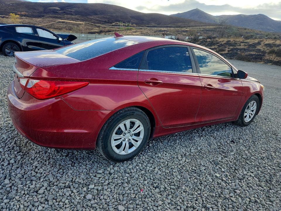 Photo 3 from auction – 2012 HYUNDAI SONATA with VIN 5NPEB4AC2CH466651