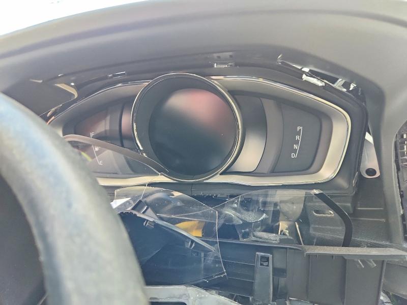 Foto 9 de la subasta – 2016 VOLVO XC60 con VIN YV4902RK3G2845928
