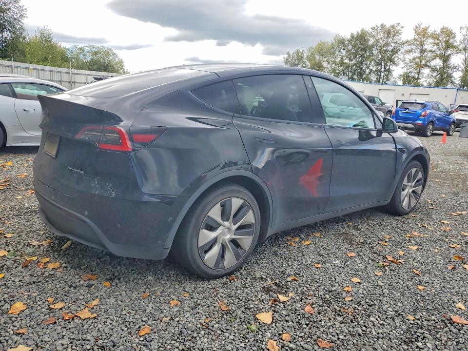Photo 3 from auction – 2021 TESLA MODEL Y with VIN 5YJYGDEE2MF130847