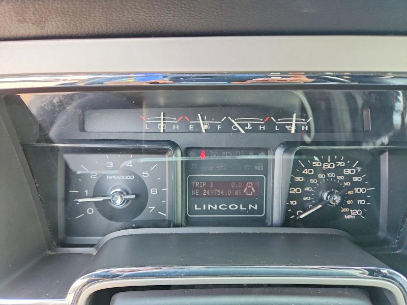 Photo 9 from auction – 2010 LINCOLN NAVIGATOR with VIN 5LMJJ3J55AEJ08074