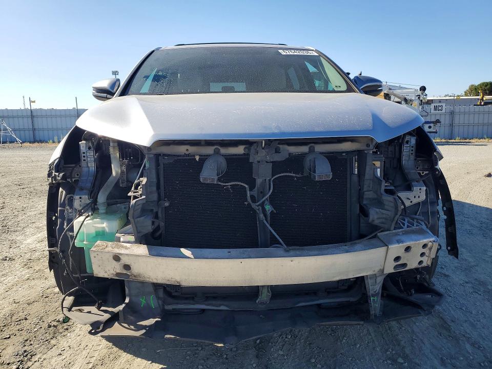 Photo 5 from auction – 2014 TOYOTA HIGHLANDER with VIN 5TDBKRFH5ES030653