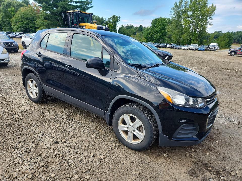 Photo 4 from auction – 2018 CHEVROLET TRAX with VIN 3GNCJNSB3JL330989
