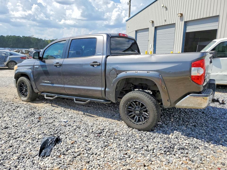 Photo 2 from auction – 2015 TOYOTA TUNDRA with VIN 5TFDW5F10FX483700