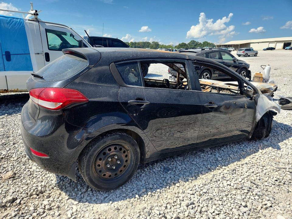 Photo 3 from auction – 2016 KIA FORTE5 with VIN KNAFK5A85G5607740