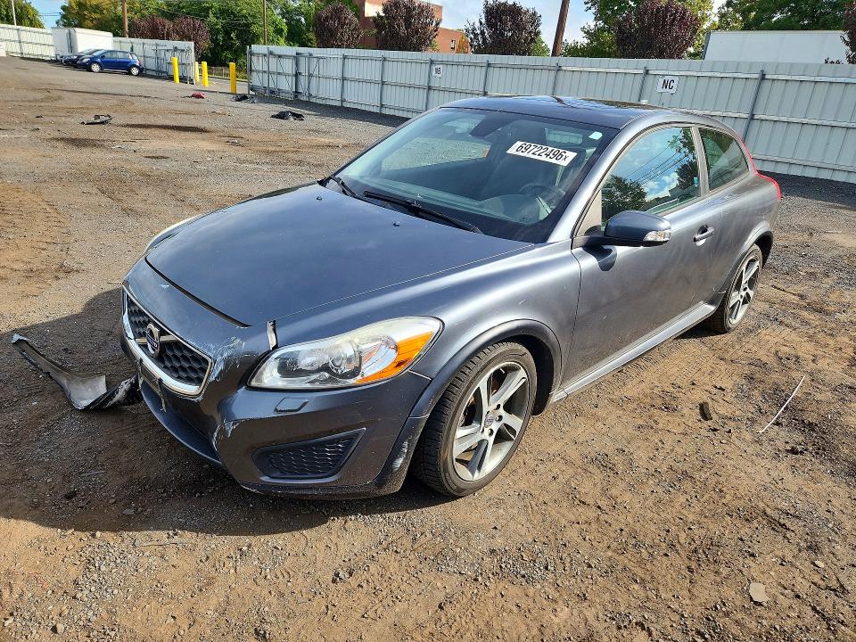 VOLVO C30 2013 مع رقم تعريف المركبة YV1672MK1D2308859 - صورة من المزاد