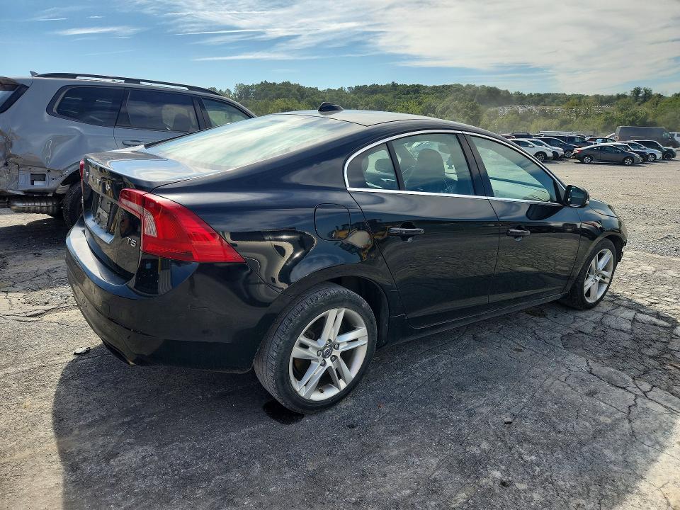 Photo 3 from auction – 2015 VOLVO S60 with VIN YV126MFKXF2338388