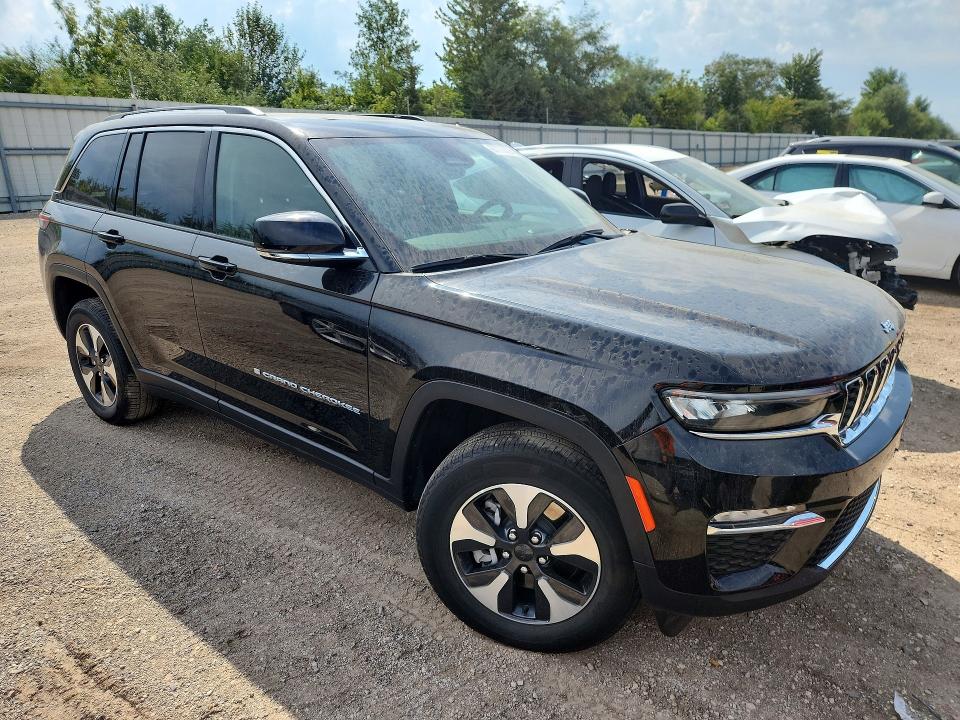 Photo 4 from auction – 2024 JEEP GRAND CHEROKEE with VIN 1C4RJYB66RC720564