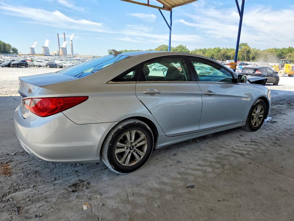 Снимка 3 от търг – 2011 HYUNDAI SONATA с VIN 5NPEB4AC2BH227048