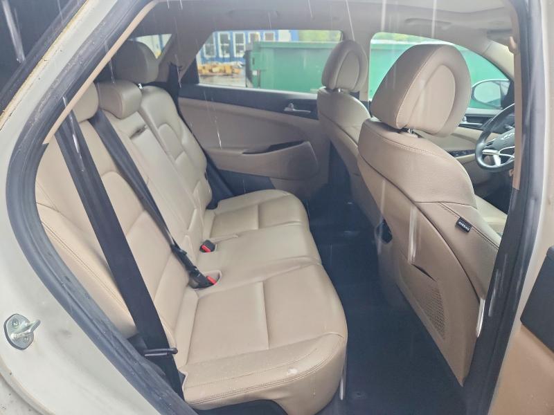 Photo 11 from auction – 2016 HYUNDAI TUCSON with VIN KM8J3CA20GU079164