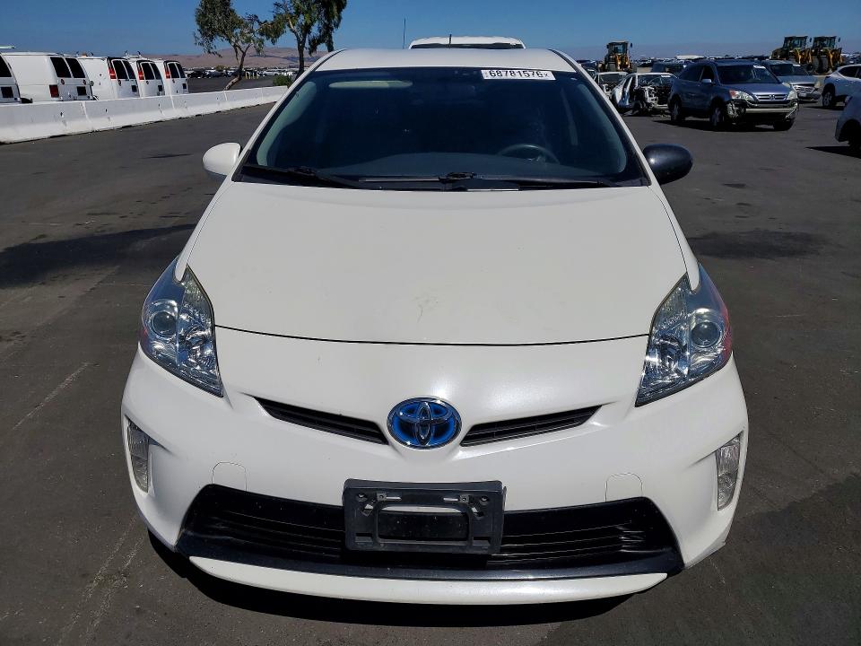 Фото 5 с аукциона – 2015 TOYOTA PRIUS с VIN JTDKN3DU4F0469271