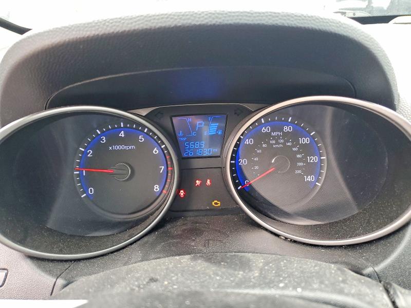 Photo 9 from auction – 2011 HYUNDAI TUCSON with VIN KM8JU3AC8BU154868