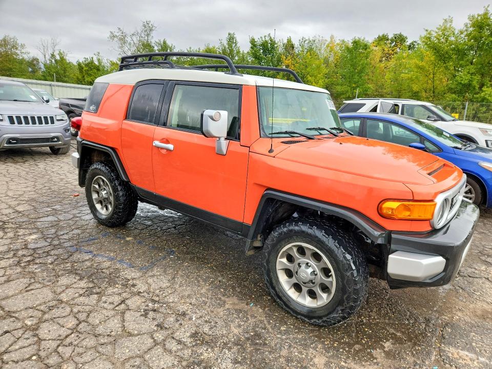 Photo 4 from auction – 2013 TOYOTA FJ CRUISER with VIN JTEBU4BF8DK173468