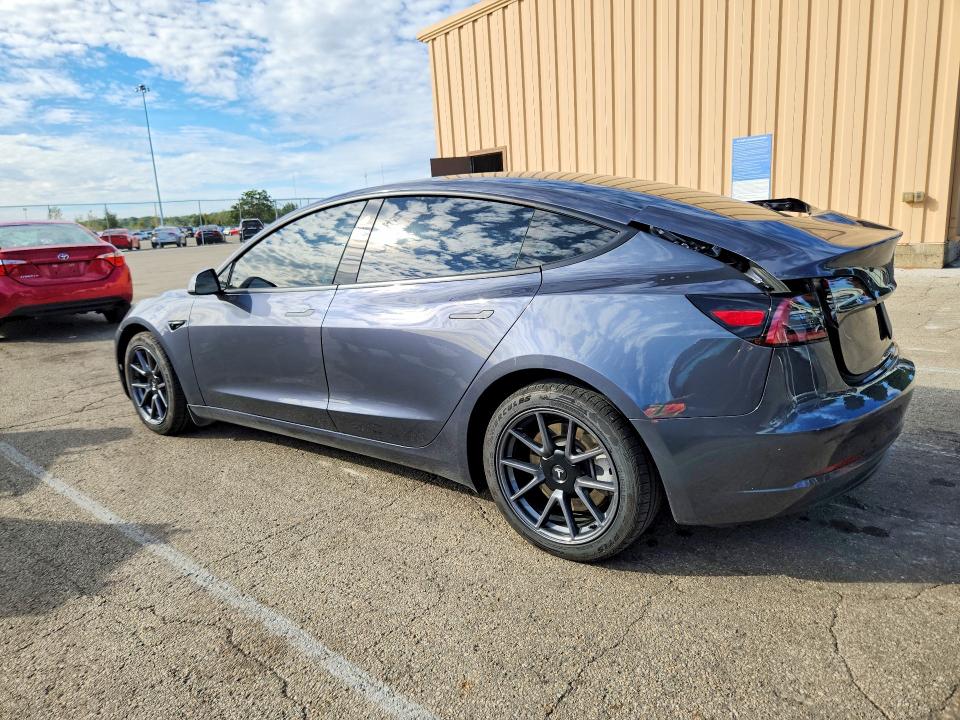 Фото 2 с аукциона – 2023 TESLA MODEL 3 с VIN 5YJ3E1EA4PF417610