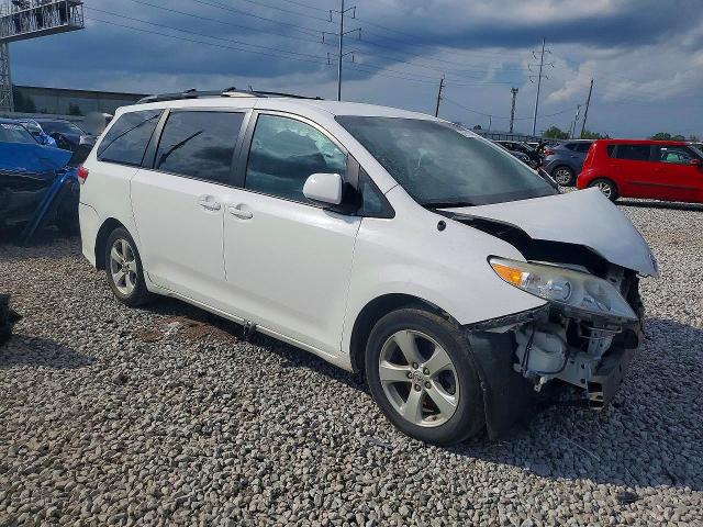Photo 4 from auction – 2012 TOYOTA SIENNA with VIN 5TDKK3DC9CS203382