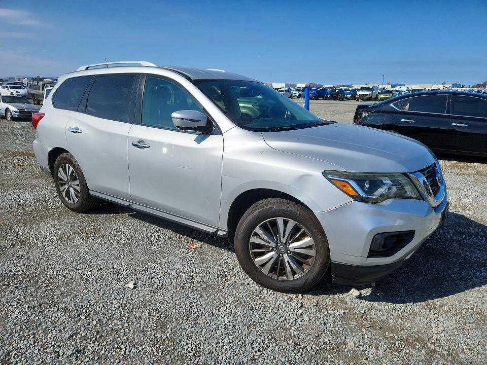 Photo 4 from auction – 2017 NISSAN PATHFINDER with VIN 5N1DR2MN3HC624678