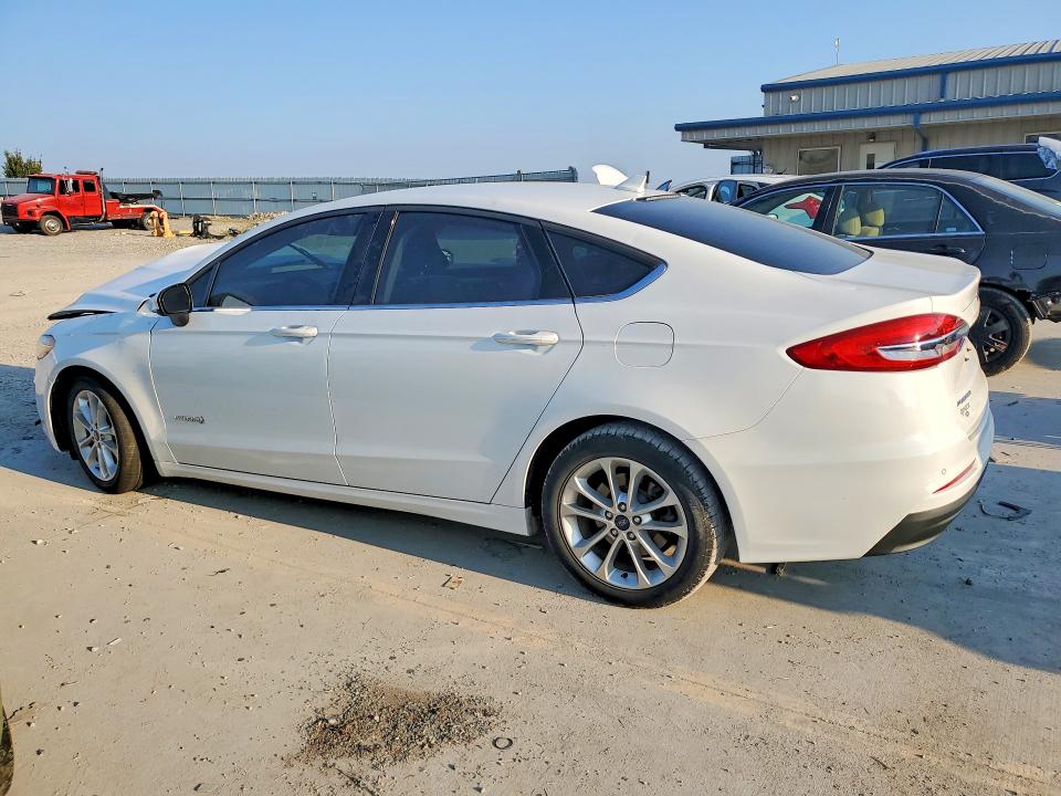 Zdjęcie 2 z aukcji – 2019 FORD FUSION z VIN 3FA6P0LU4KR226278